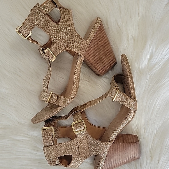 Seychelles Electro metallic gold leather stacked hell sandals women's si… - Picture 11 of 15